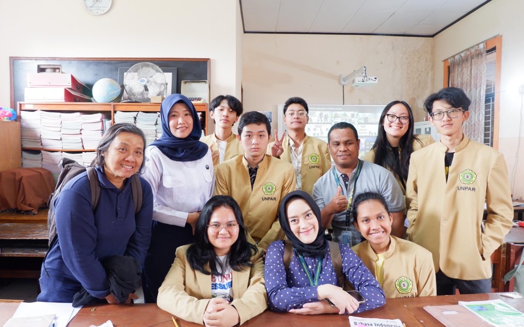 Mahasiswa Ilmu Ekonomi UNPAR Wujudkan Tiga Program Pemberdayaan Masyarakat di Desa Panundaan